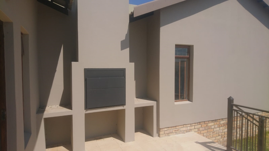To Let 3 Bedroom Property for Rent in Hillside Free State